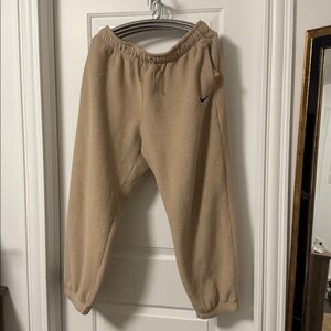 EUC Nike  WOMENS SPORTSWEAR PLUSH HIGH-RISE JOGGERS Fleece